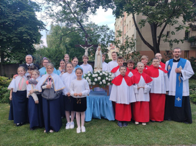 Przedwakacyjne spotkanie Dzieci Maryi i Liturgicznej Służby Ołtarza oraz kolejne nabożeństwo fatimskie